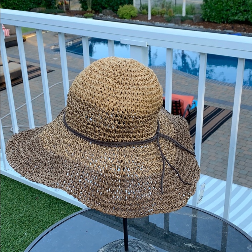 NWT Woven floppy Sunhat adjustable sizing- Nice!